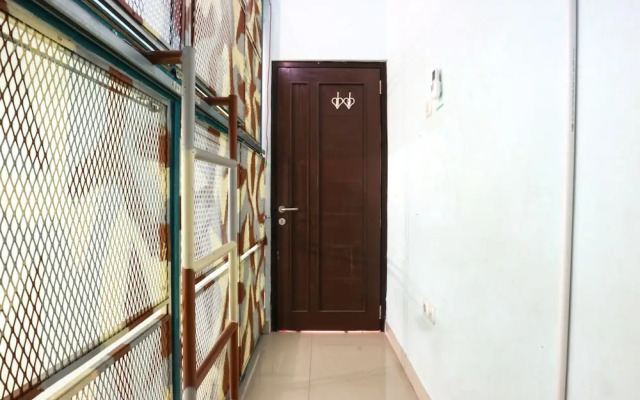 Kabin Kapsul Kayu Jati V Hostel