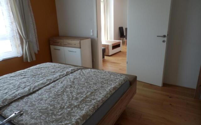 Spacious, Modern 1-bdrm Apt near VIC & Austria Ctr