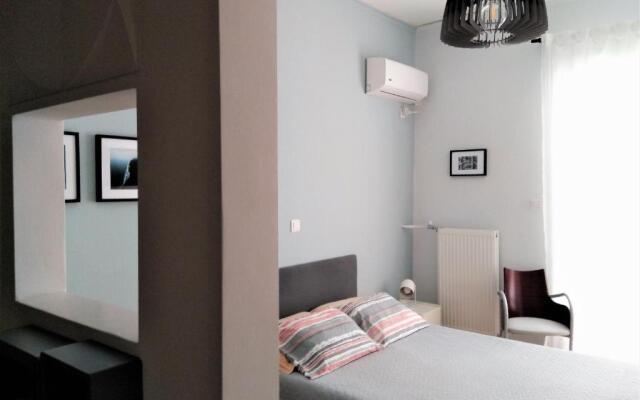 Athens Pangrati modern apt 10min to metro