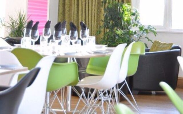 Elements Hotel & Restaurant