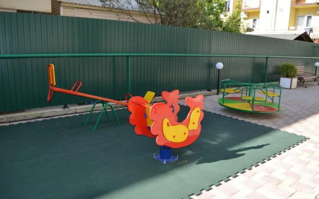 uyutnaya kvartira na beregu Chernogo morya