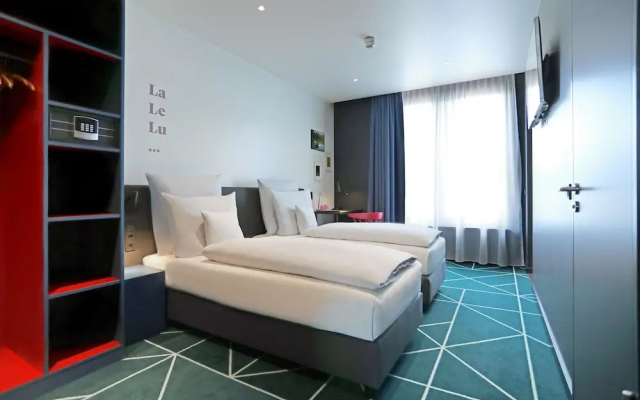 sander Hotel