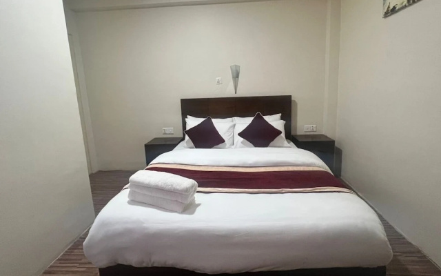 Hotel Down to Earth