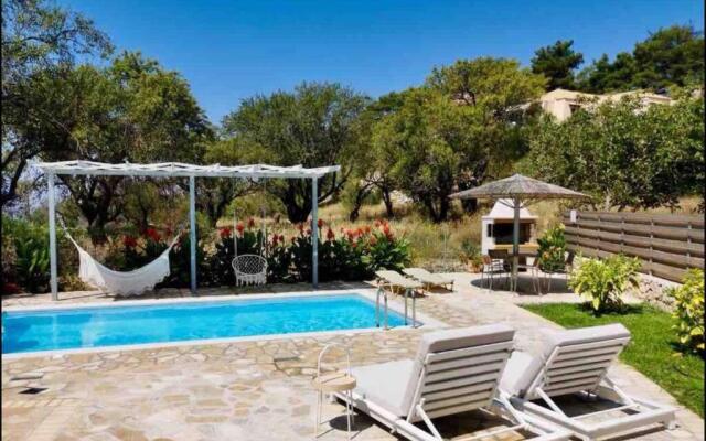 Sea Breeze Apartments - n.1 with private pool
