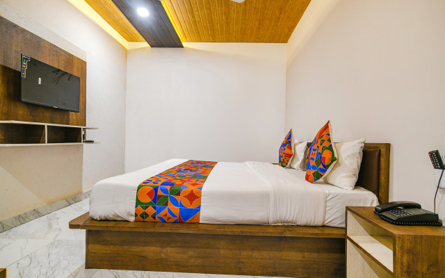 Fabhotel Celebrate Inn