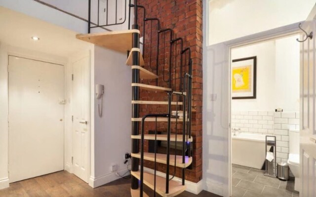Beautiful 2 Bed Duplex w/ Mezzanine in City Centre