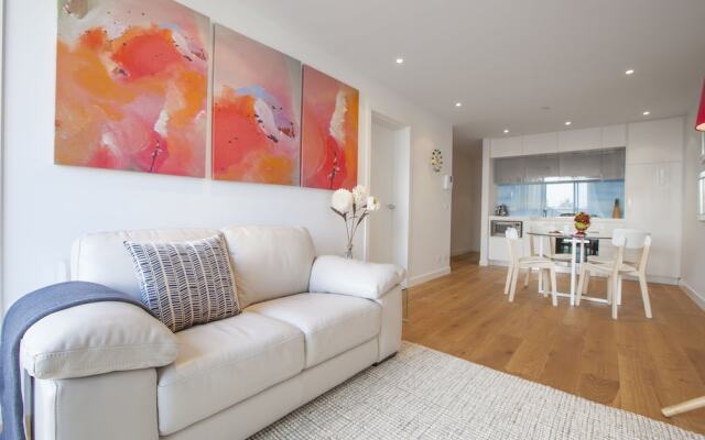 Boutique Stays - Sea Breeze, Port Melbourne