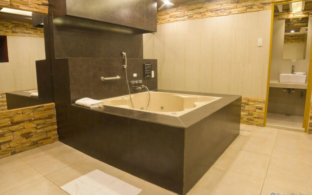 Victoria Court Las Piñas