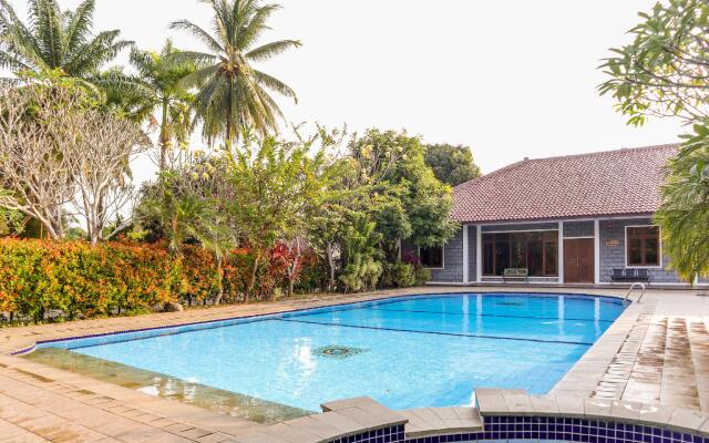 OYO 1395 Carita Asri Villas and Resort