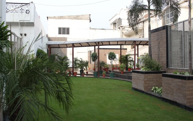 OYO 2617 Hotel Samrat Heavens — 3-star hotel in Meerut