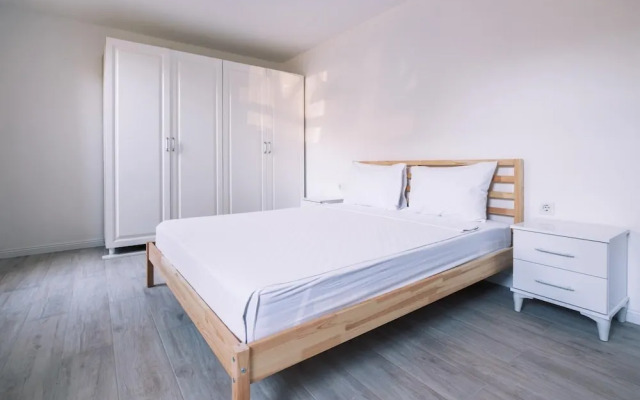 Comfy Flat w Patio 3 min to Beach in Bodrum