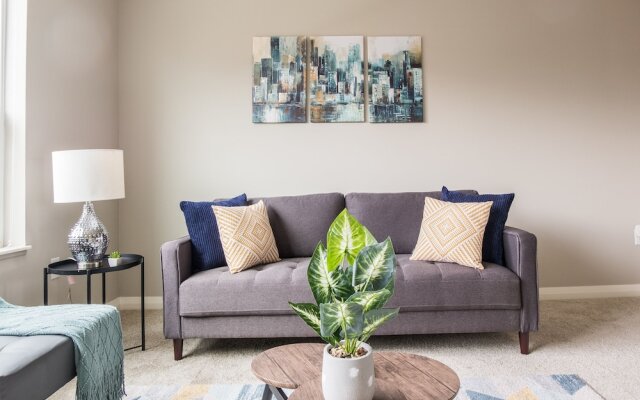 Urban Apartments with Parking Pool Balcony