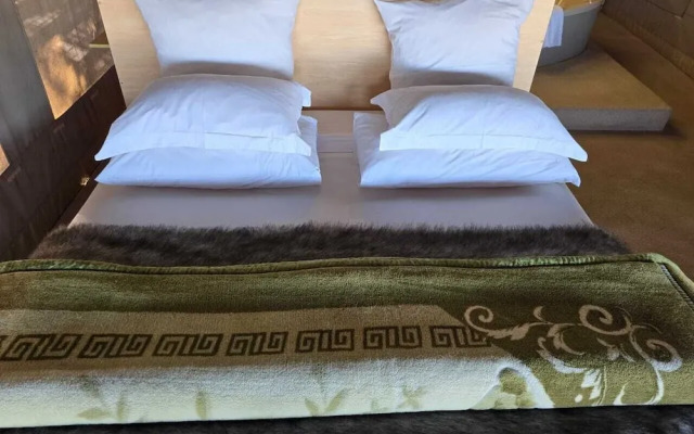 Thulani Game Lodge And Eco Estate