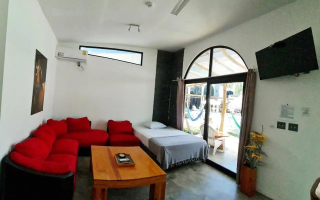 Show Pony Beach Resort and Suites