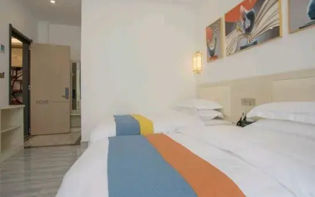 Wood House Fashion Hotel