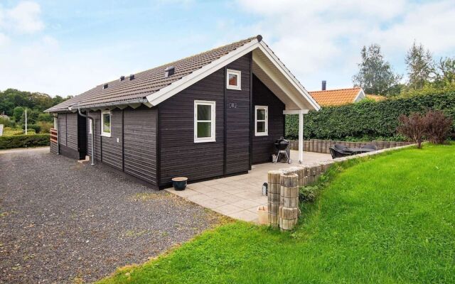 Bright Family Cottage by Kelstrup Beach