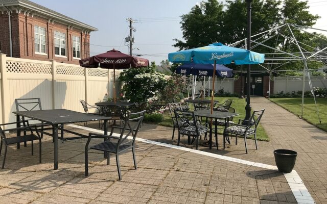 Waynebrook Inn, Est 1865