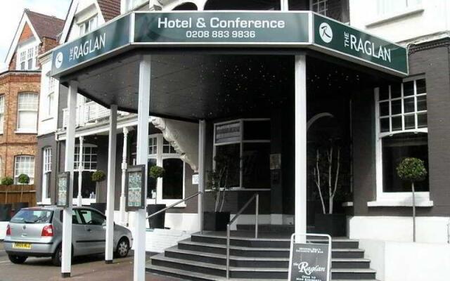 Raglan Hotel