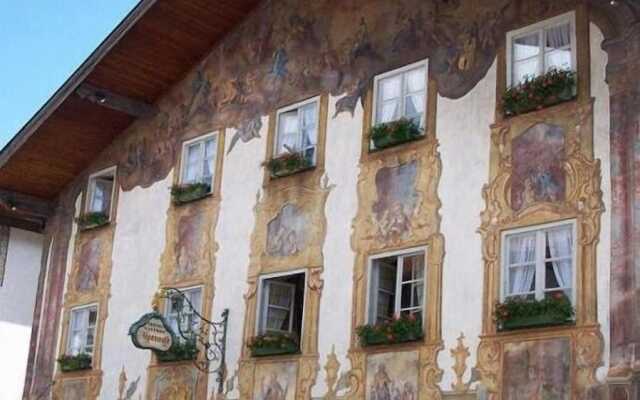 Alpenrose Traditionsgasthof Mittenwald