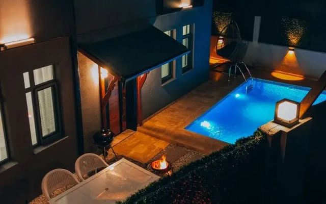 Alphan House
