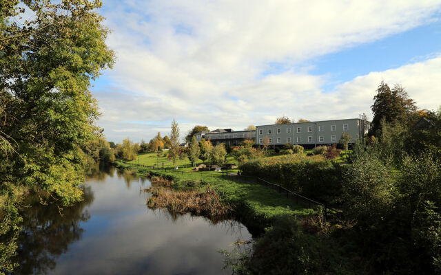 Woodford Dolmen Hotel