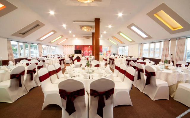 Rum Vang II Hotel