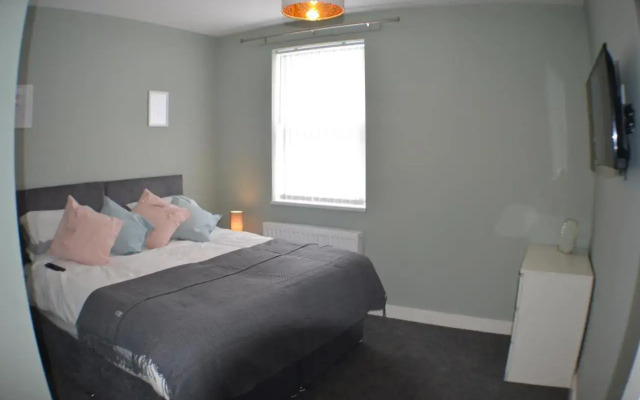 Birkenhead - 2 bedroom house