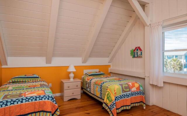 Cuddlefish by Oak Island Accommodations