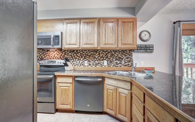 Sophie's Chalet 3 Bedroom Townhouse by RedAwning