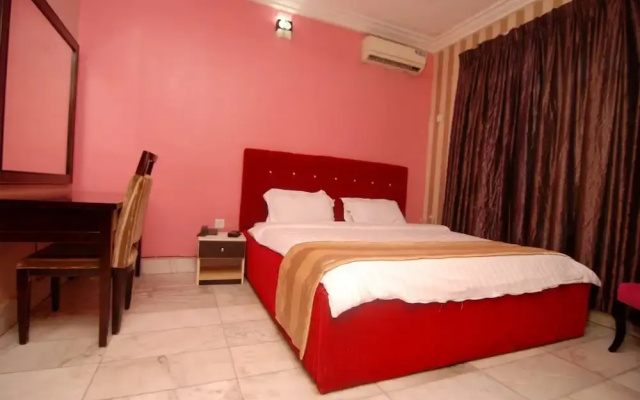Emirates International Hotel & Suites