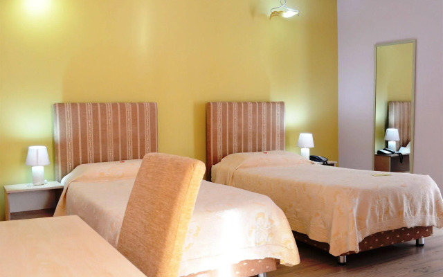 Theranda Hotel
