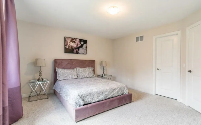 Modern 3BR 2BA Townhome in Lakeshore