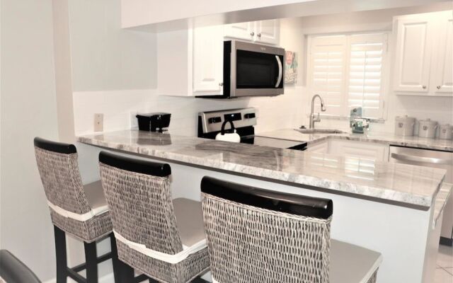 Jamaica Royale - T24 - 2 Br Condo