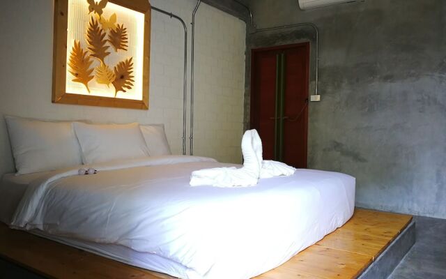 Hink Poshtel PhangNga