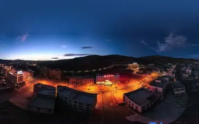 Yunjin Hotel (Ganzi Litang 318 National Road Dongcheng Branch)