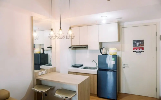 Modern And Homey 2Br Apartment At M-Town Residence
