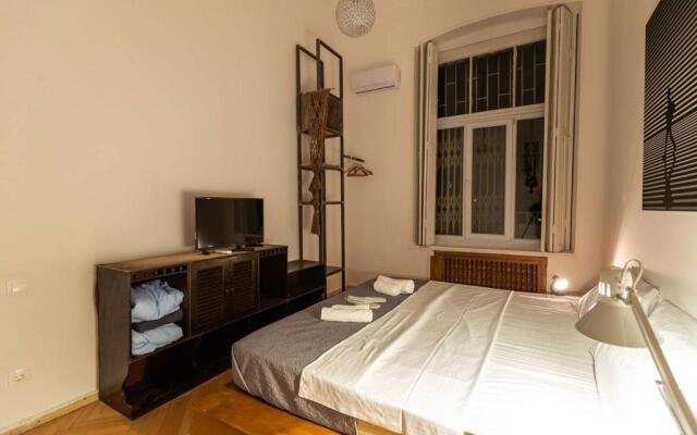 Wehost apartment with Fireplace