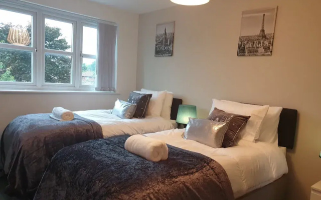 Liverpool Short Stay-Belmont Suite