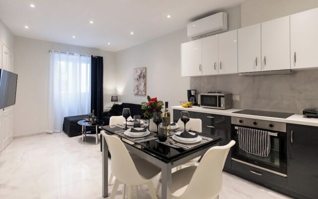 Marialena Luxury Apartment