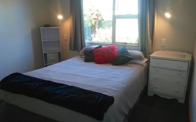 Summer Retreat - Blenheim Holiday Home