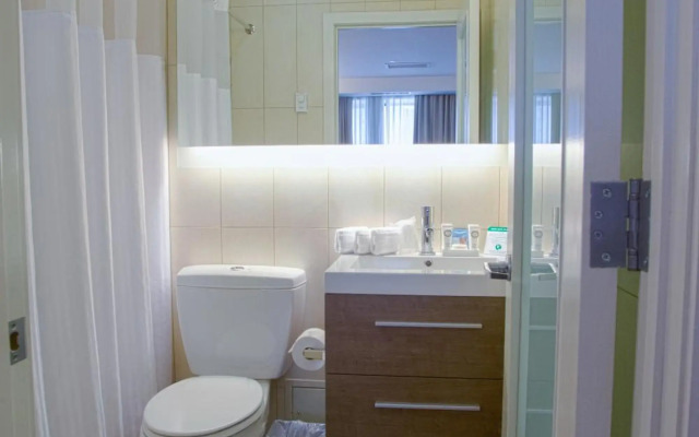 Leon Hotel LES