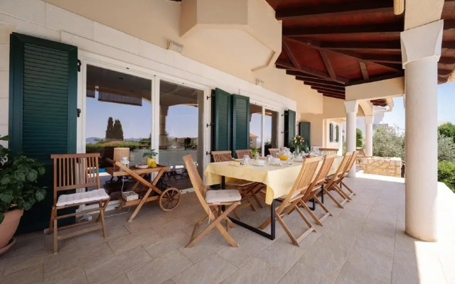 Villa Clara With a Pool in Kozino Near the sea