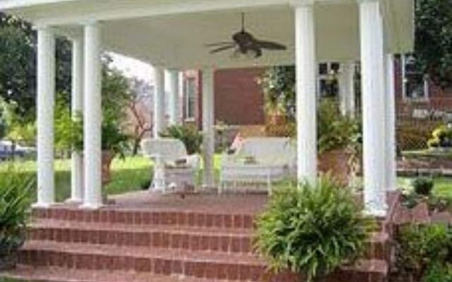 Bennett House Bed & Breakfast