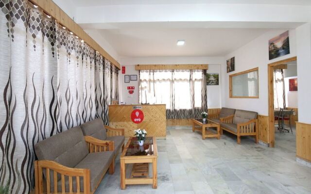 OYO 9995 Manali Plaza