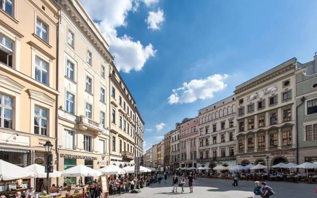 Venetian House Market Square Aparthotel