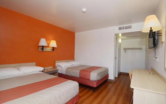 Motel 6 Indio, CA - Palm Springs