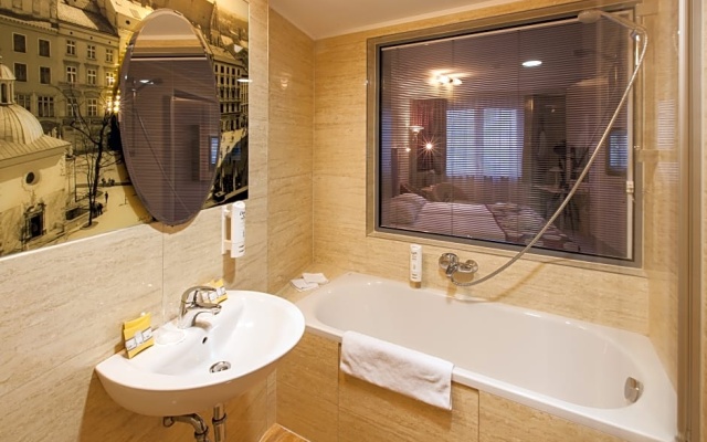 Business room (full double bed)