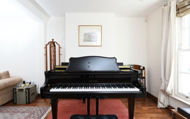 Stylish 2BR Home in Notting Hill
