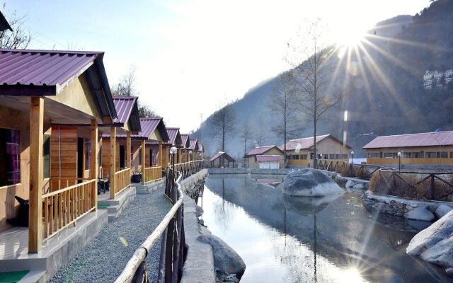 OYO 10633 The Shivalaya Retreat With In