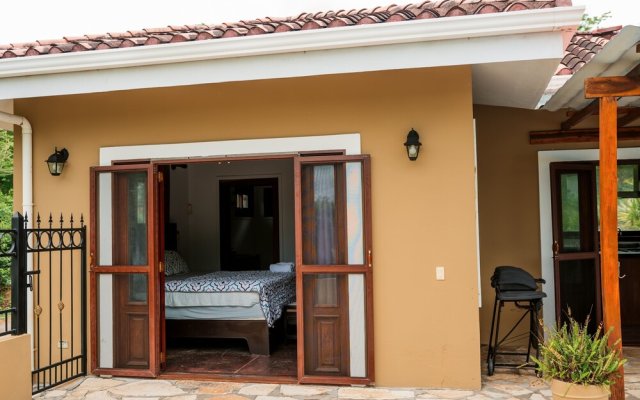 Exquisite Private Coastal Retreat 3 Bedroom Home by Redawning